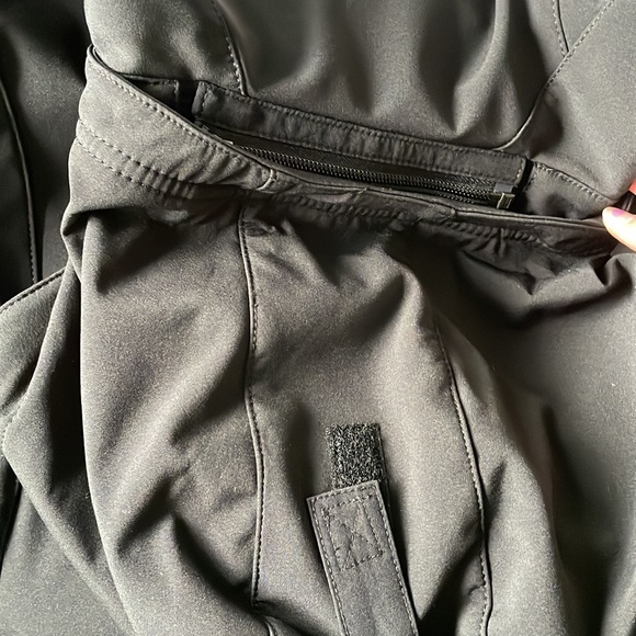 ⭐️NWT⭐️ | Black soft shell parka- Eddie Bauer - Picture 6 of 13